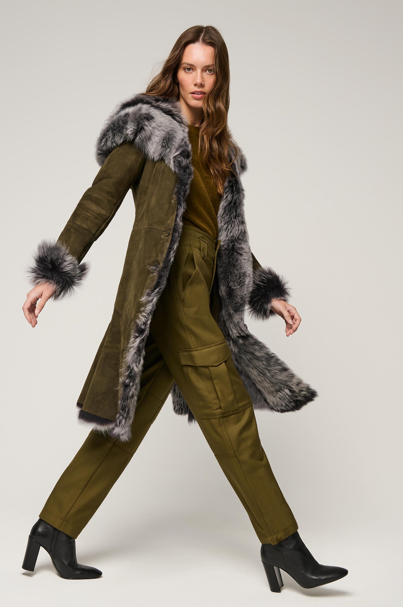 Women's Leather Shearling Long Coat With Shaggy Fur [Olive]