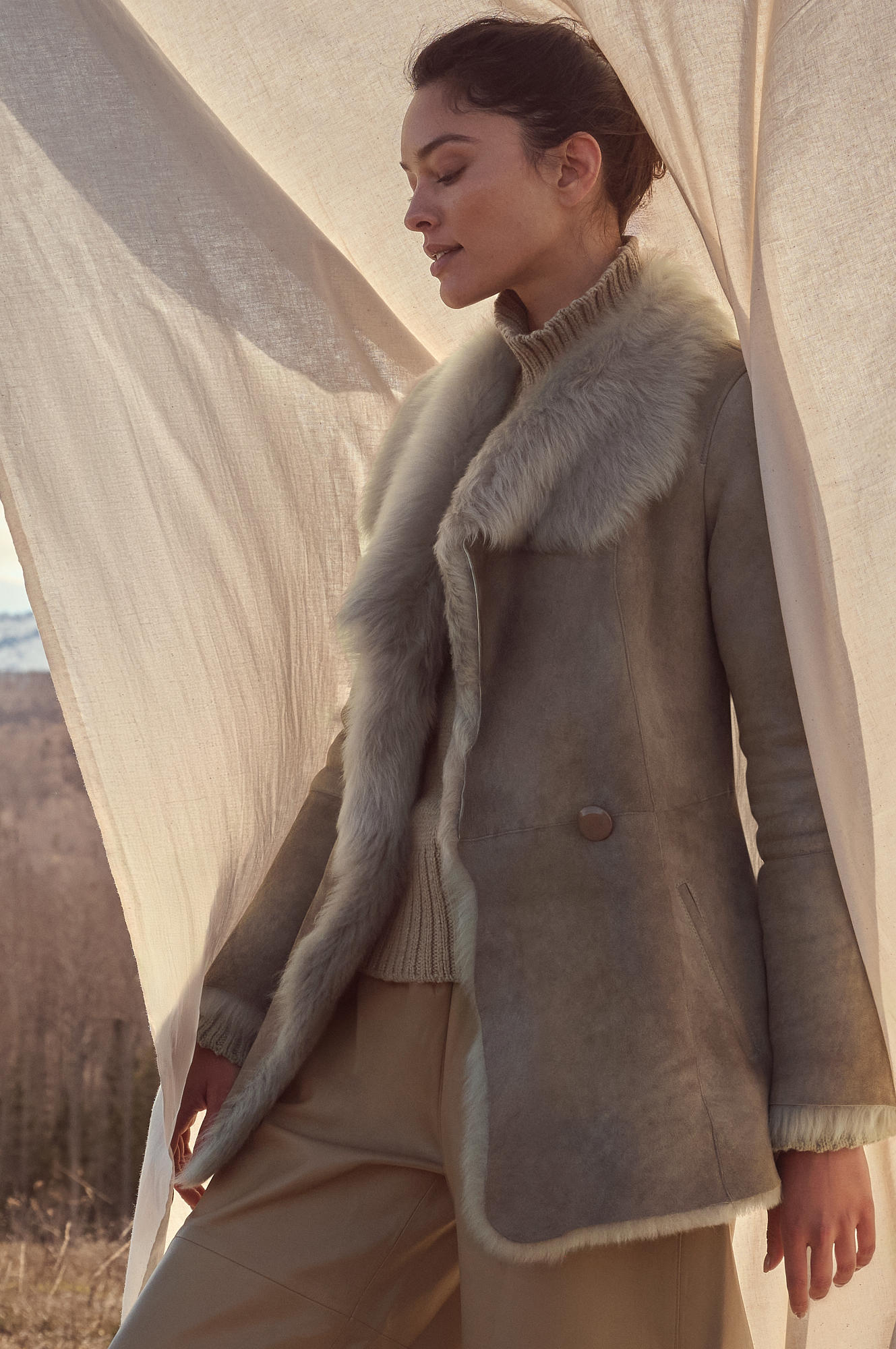 Women's Elegant Shearling Coat With Soft Fur Trim [Beige]