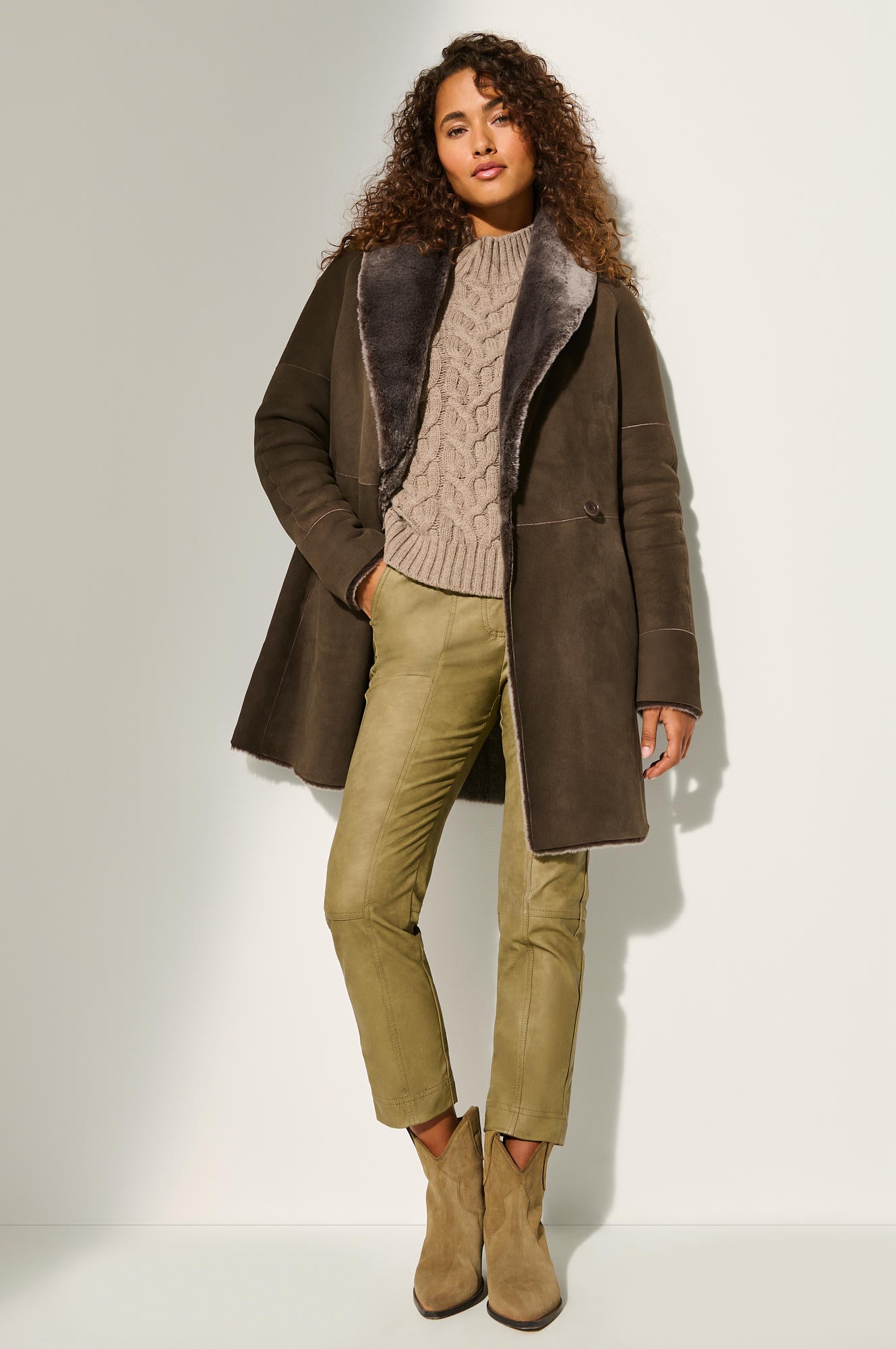 Women's Elegant Shearling Coat With Soft Fur Trim [Dark Brown]