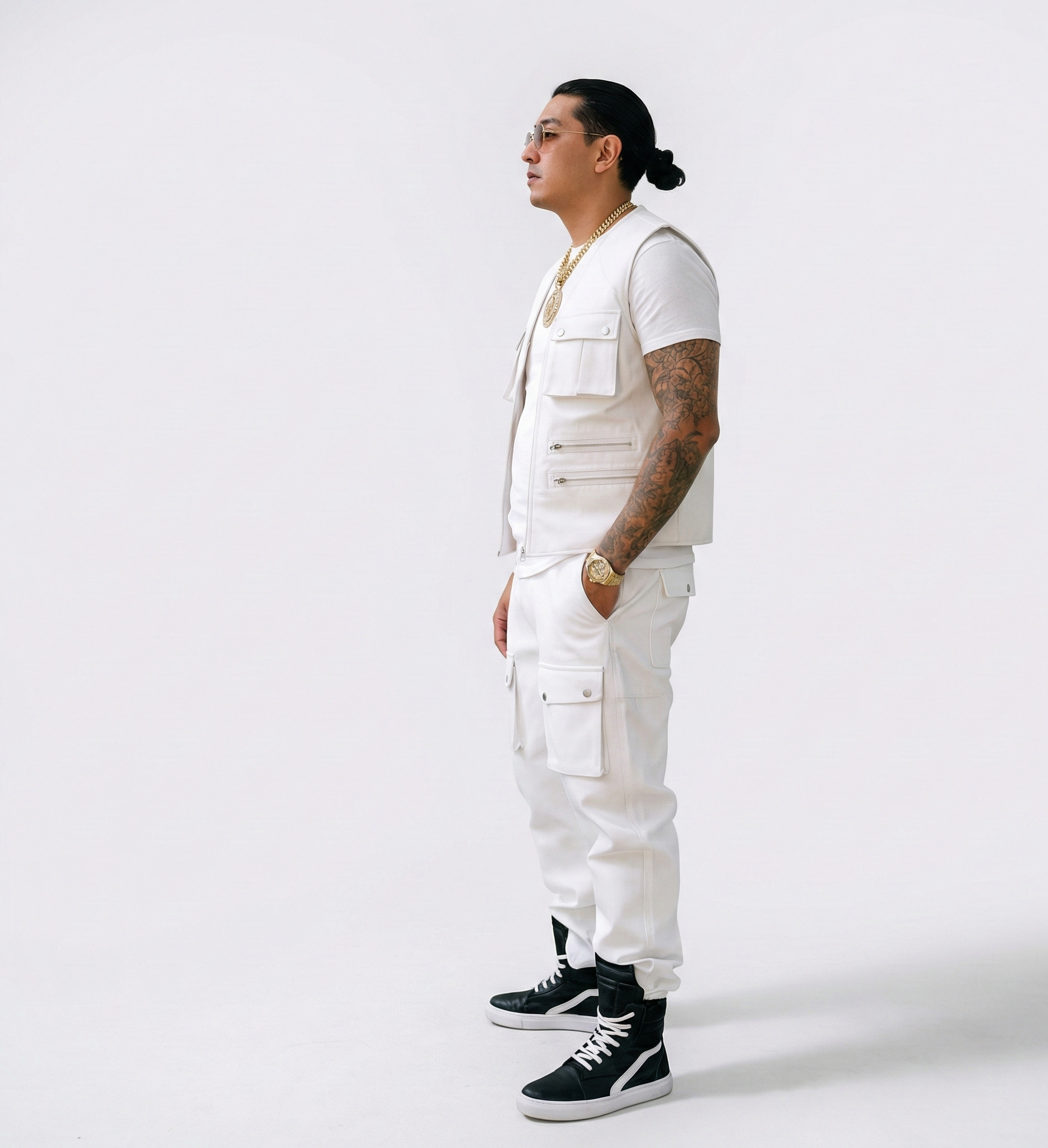 Men’s White Utility Vest and Cargo Pants Two-Piece Set